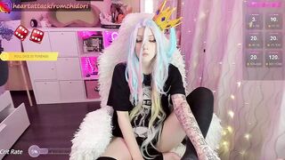 yourcutewaifu - Baby poses in front of the camera and chats sweetly.