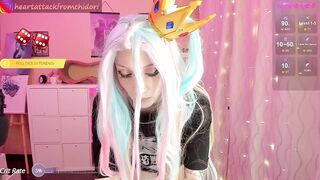 yourcutewaifu - Baby poses in front of the camera and chats sweetly.