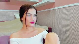 angel_sapphire_ - Blue-eyed brunette chats sweetly