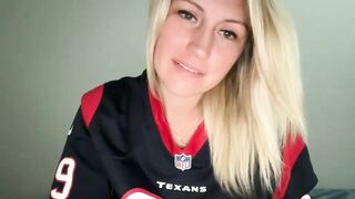 smexxii93 - Young blonde girl sweetly chatting and teasing in front of the camera