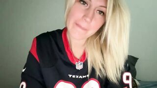 smexxii93 - Young blonde girl sweetly chatting and teasing in front of the camera