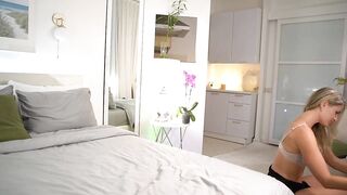 imrealsugar - Blondie in nice lingerie is having a nice chat.