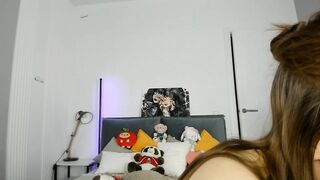 jenie_fire - The little girl with the beautiful eyes is sweetly chatting.