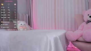 danielita211991 -A young girl with a big ass with a lavender in her cunt.