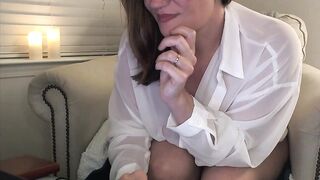 katiereads - Milf with big tits sweetly chatting and teasing in front of the camera