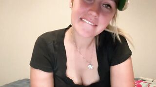 smexxii93 - Slut fucks her pussy on camera with her fingers and gets pleasure
