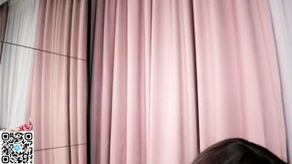 kimflow - A young girl with big tits is having a nice chat with a girl.