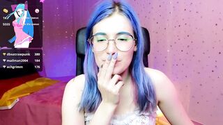 kristalylove - The student is cute in front of the camera and shy in front of the camera.