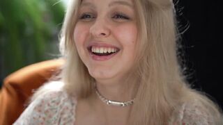 hannasthesia - The student talks sweetly on camera and gets pleasure from Lavens to the suit and gets enormous pleasure