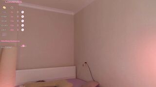 tinkerdinky - The little girl communicates nicely and gets pleasure from Lavens in her pussy