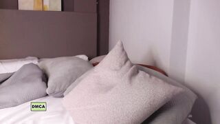 latinella - [Video] Online recording facesitting mtf leggings