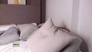 latinella - [Video] Online recording facesitting mtf leggings