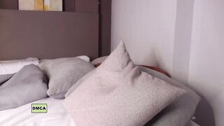 latinella - [Video] Online recording facesitting mtf leggings
