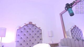 cherylloving_ - Young woman fucks herself with a vibrator in her pussy and panties her beautiful tits