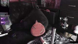 ivey_and_james - Slut fucks with a carving cock and enjoys it.