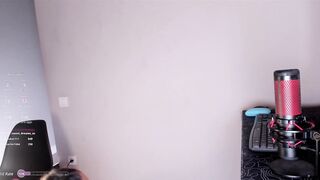 hee_jeen - Young girl shows her small ass and pleasures her pussy on camera