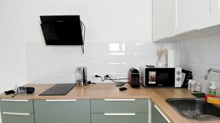 lilkimhugoash -A young couple in the kitchen fuck each other on camera