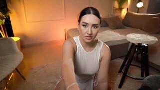 freya_ - MILF with big tits teases on camera and has a cute conversation