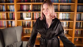 dinasmit - A babe in a robe teasing in front of the camera and having a cute conversation
