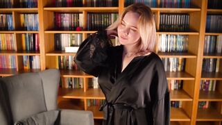 dinasmit - A babe in a robe teasing in front of the camera and having a cute conversation