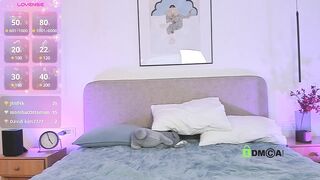 lonelyflowerr - Baby in lingerie teases in front of the camera and talks sweetly
