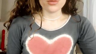 copperpearl - The young woman shows her pussy and masturbates it and gets enormous pleasure