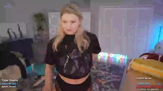 asiri_ocean - Lush babe teasing in her clothes in front of the camera and chatting sweetly