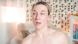 emily_fox_official -The young woman sits naked, chats and doesn’t want to show off her sweet body