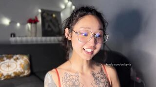 _octopussy_ - A babe in sexy lingerie teases in front of the camera and sweet talks getting pleasure from lavens in her pussy