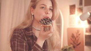 hannasthesia -Adorable babe sweetly chatting and teasing in front of the camera with her clothes on
