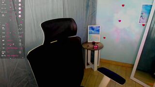 jennie_berry - Molouha sits and communicates in clothes and does not want to undress