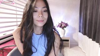 layabae - [Adorable baby cutely communicates and teases on camera in clothes