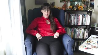 ellynaomi - Big-assed bitch teases in front of the camera, has a nice conversation and gets pleasure from Lavensav in the pussy