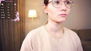 odelynaclay - Clothed college girl sweetly chatting and teasing on camera