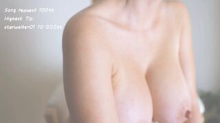 velvet_daydream -the slut shows her big and sweet tits and talks sweetly